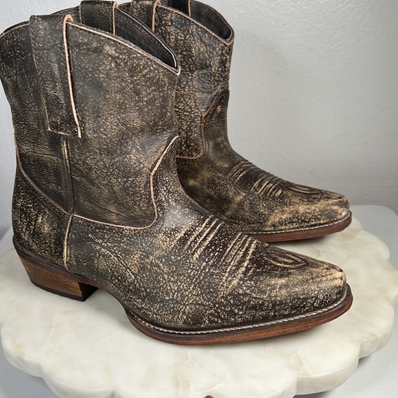 Roper Womens Dusty Distressed Snip Toe Casual Boots Ankle Low Heel 1-2 - Picture 4 of 16